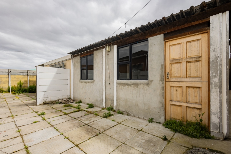 5 Bedroom Property for Sale in Parow Valley Western Cape